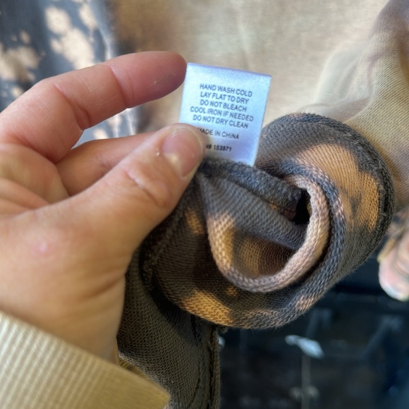 NWT splatter and plaid top - Picture 5 of 6